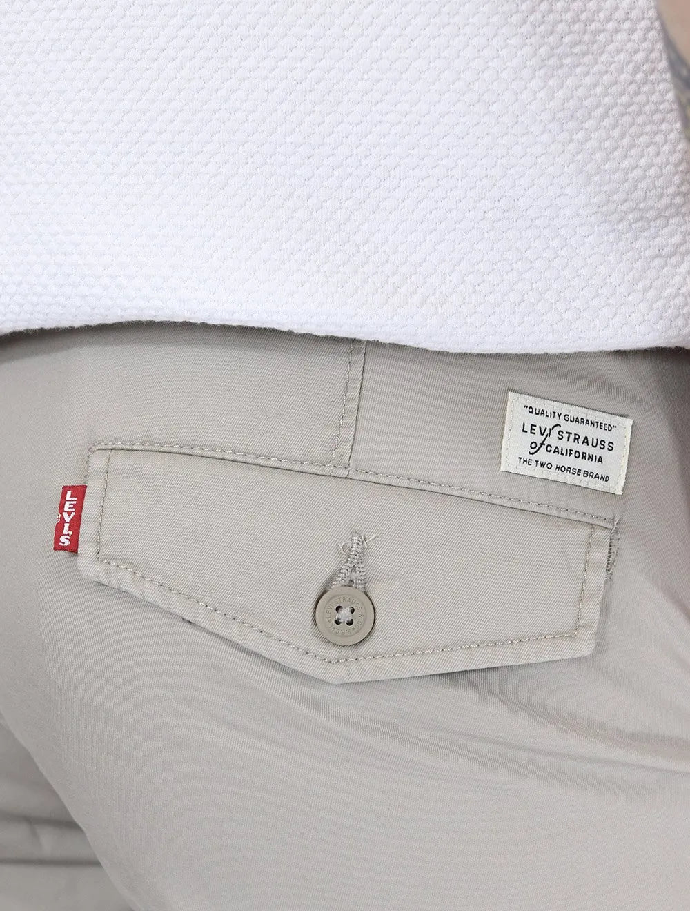 Bermuda Levis Masculina Sarja XX Chino Relaxed Short II Cinza