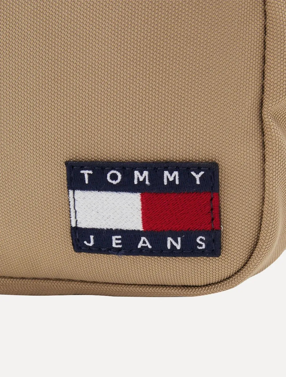 Bolsa Tommy Jeans Masculina Daily Essential Shoulder Reporter Cáqui