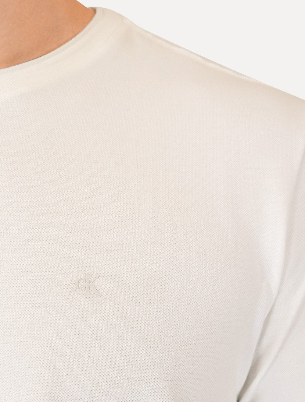 Camiseta Calvin Klein Jeans Masculina Gola Dupla CK Logo Off White