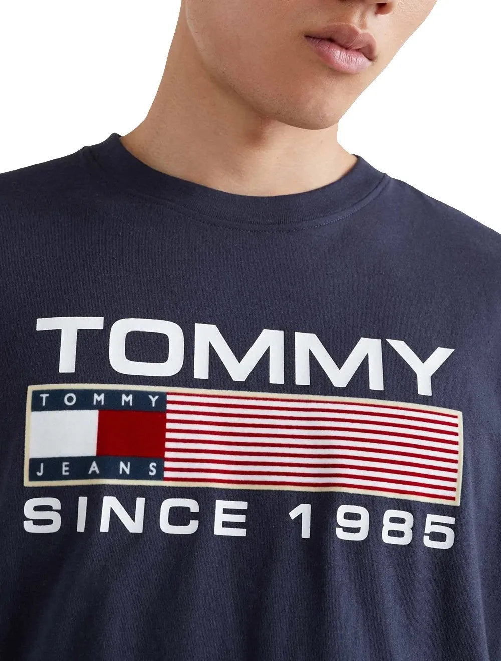 Camiseta Tommy Jeans Masculina Classic Athletic Twisted Logo Azul Marinho