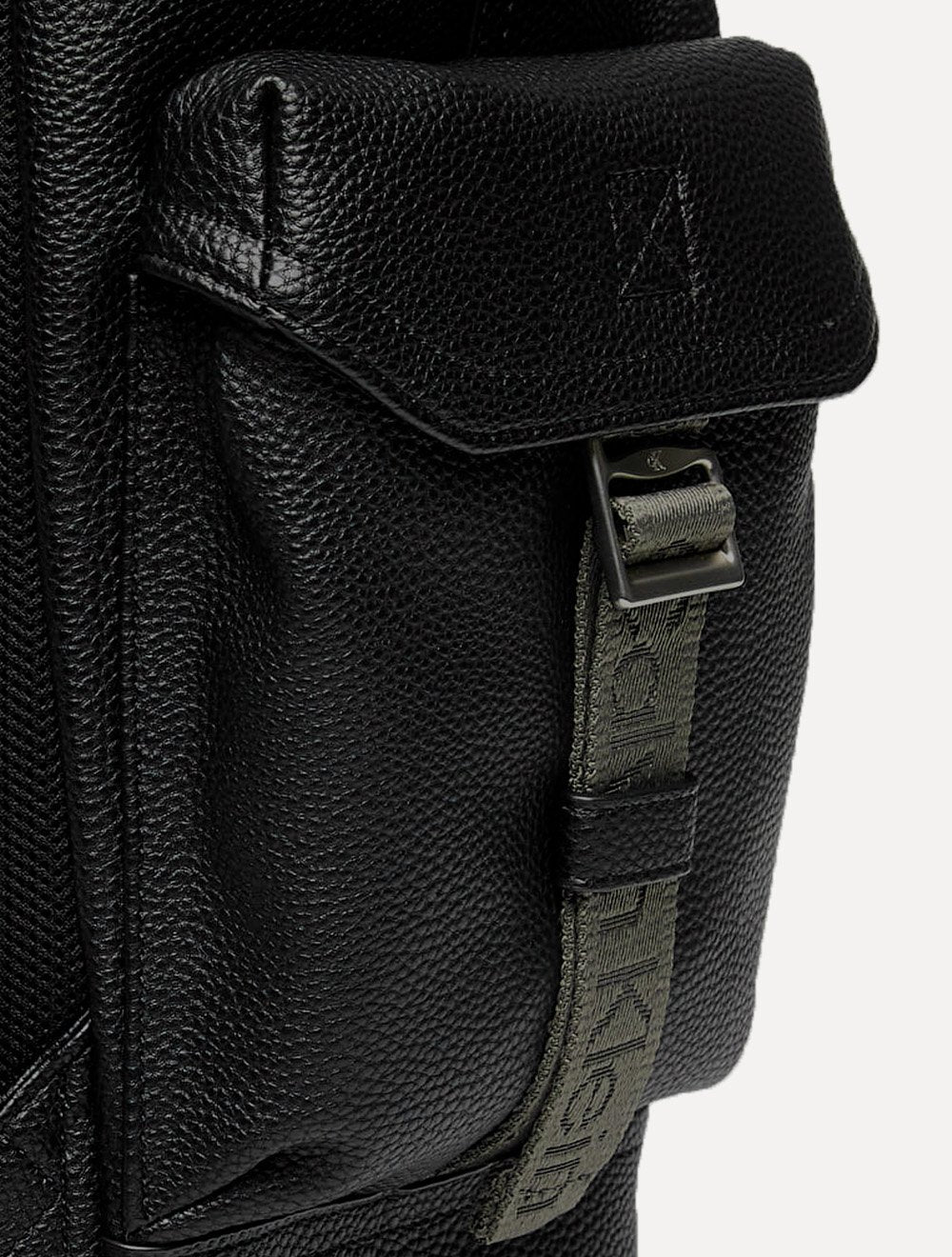 Mochila Calvin Klein Jeans Cargo Flap PU Preta