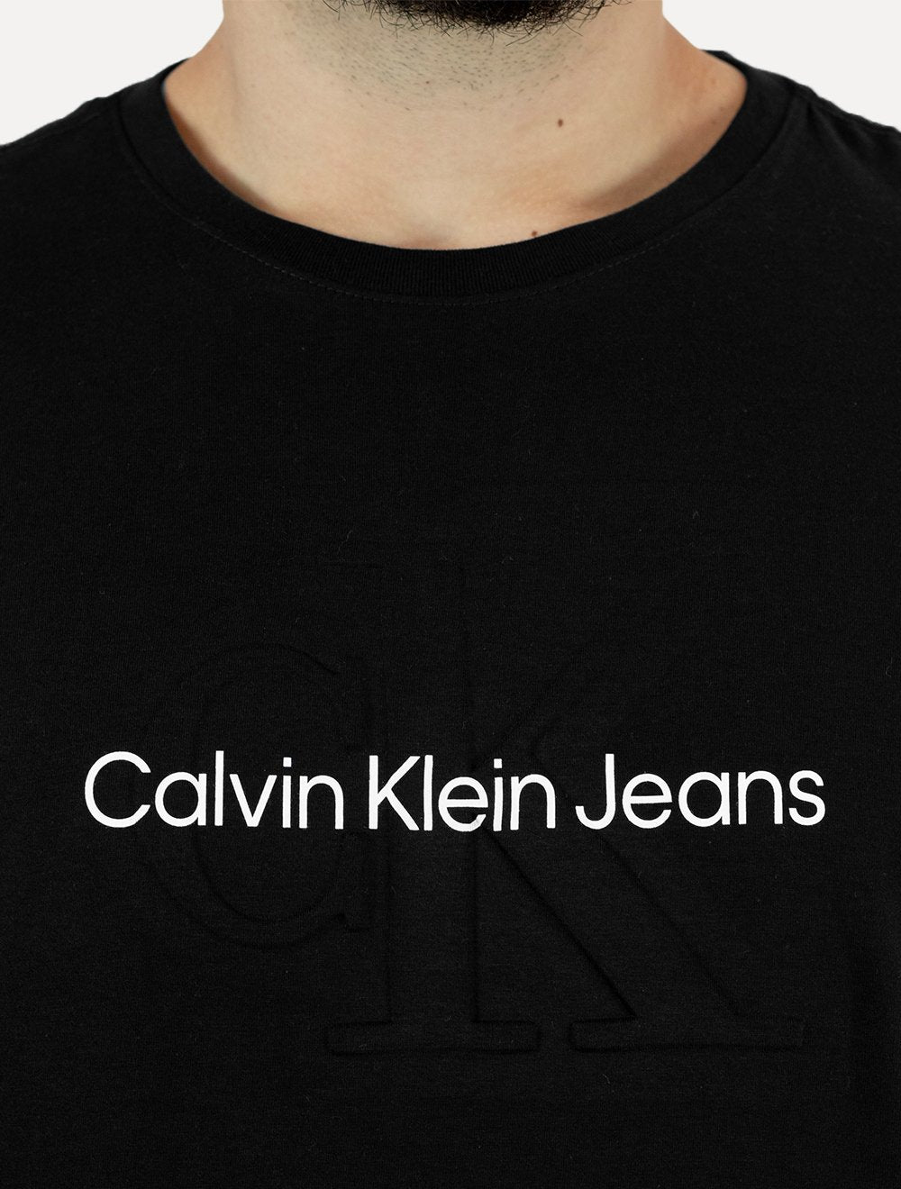 Camiseta Calvin Klein Jeans Masculina Embossed Logo Preta