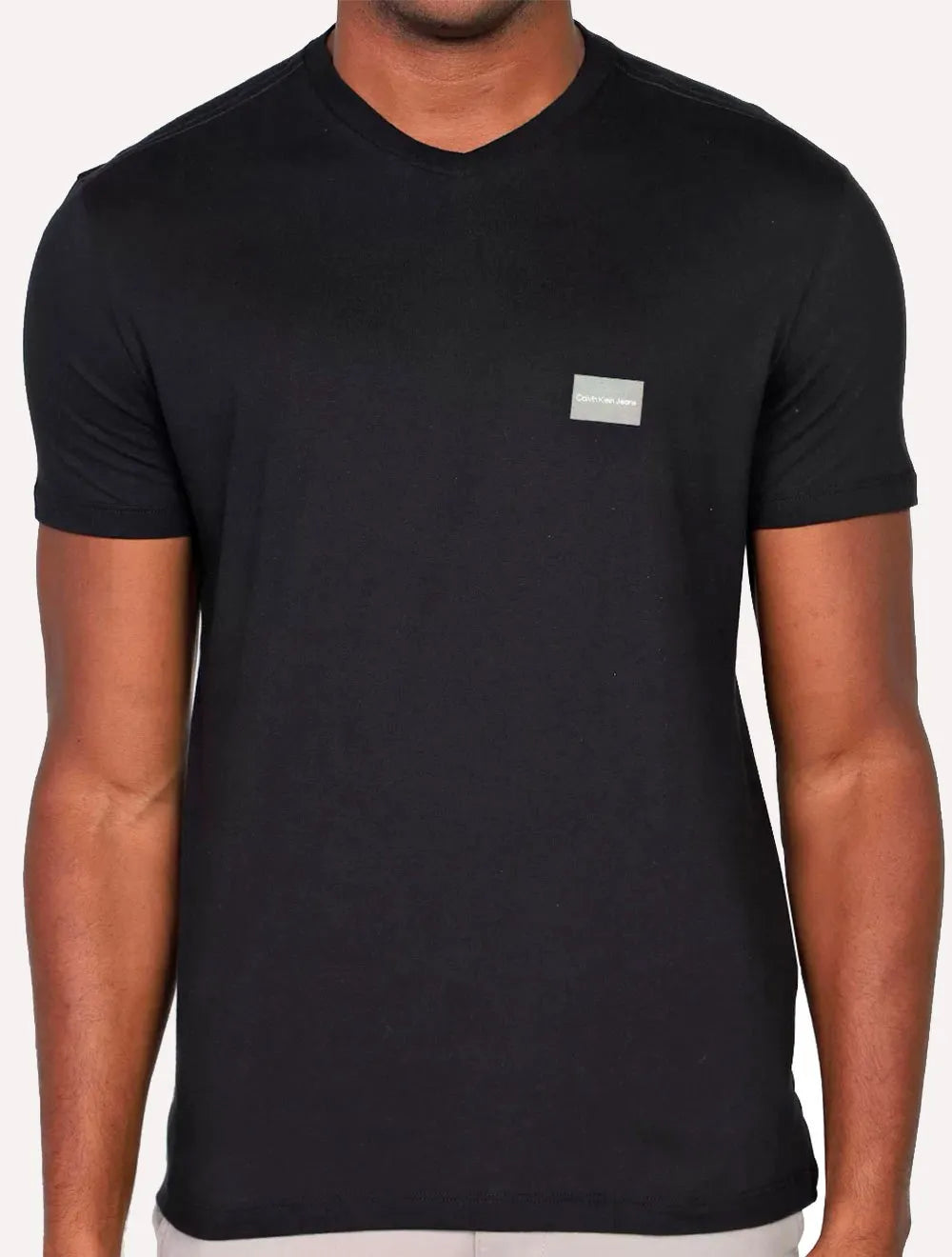Camiseta Calvin Klein Jeans Masculina Gola V Light Square Preta