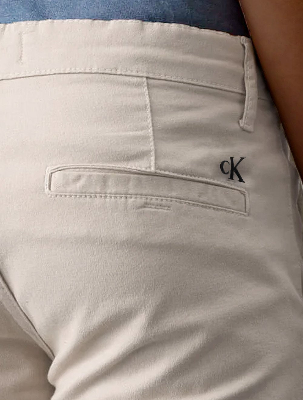 Bermuda Calvin Klein Jeans Infantil Slim Color Chino Cáqui Claro