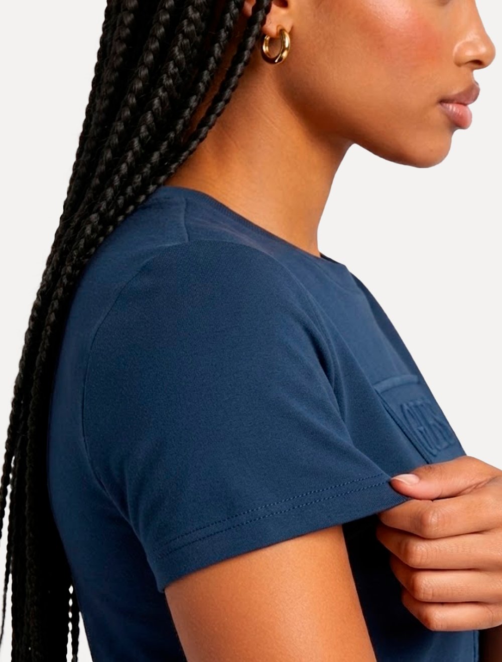 Camiseta Guess Feminina Bust Embroidery Logo Azul Escuro