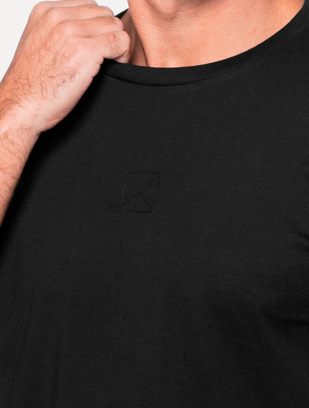 Camiseta Calvin Klein Masculina Center CK Rubber Patch Preta