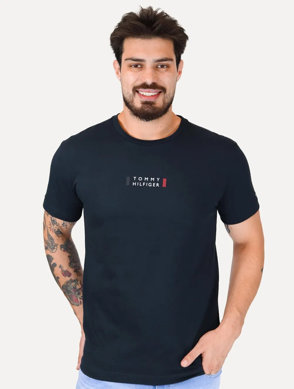 Camiseta Tommy Hilfiger Masculina Stack Center Brand Love Print Azul Marinho