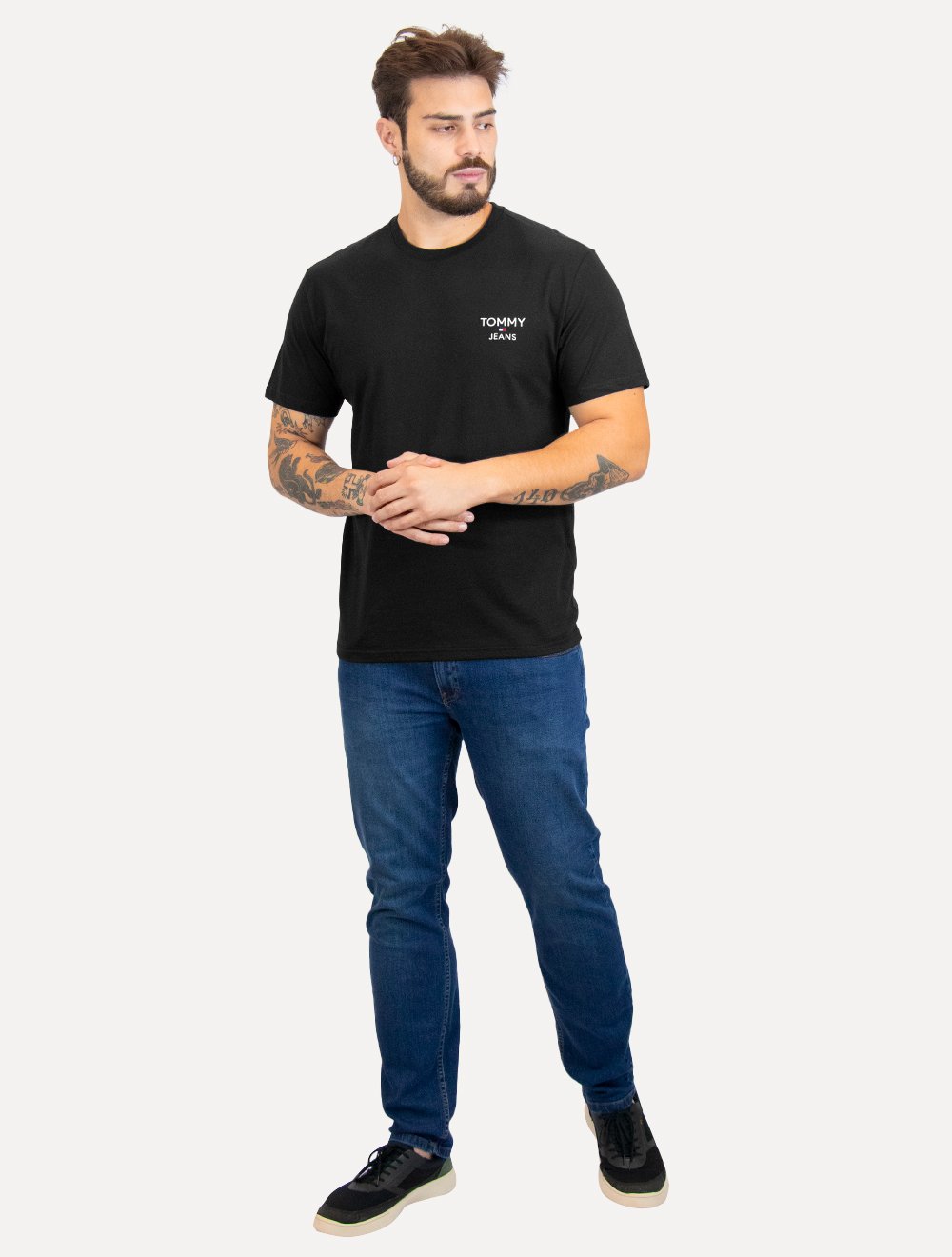 Camiseta Tommy Jeans Masculina Regular Corp Chest Preta