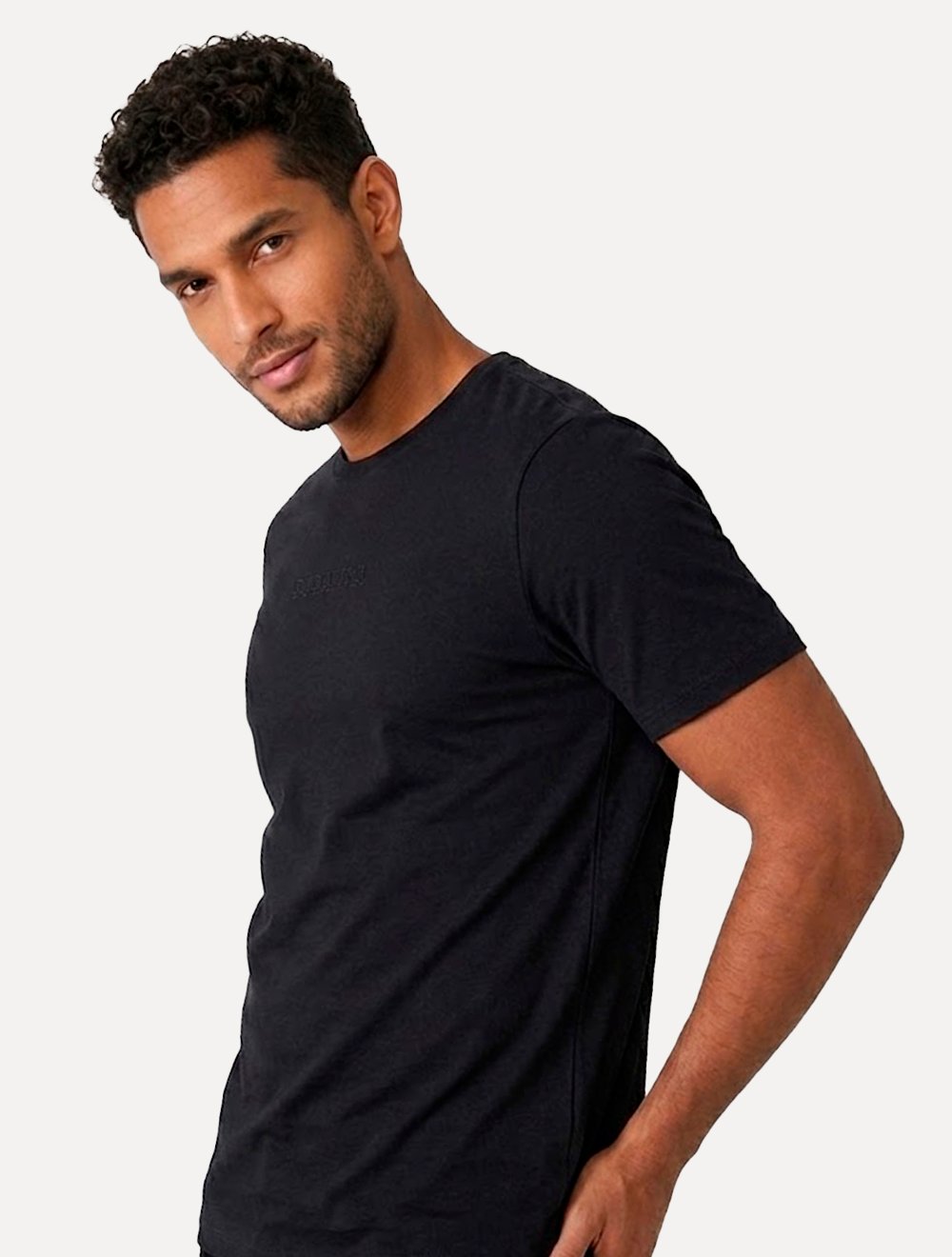 Camiseta Dudalina Masculina Regular Rubber Center Preta