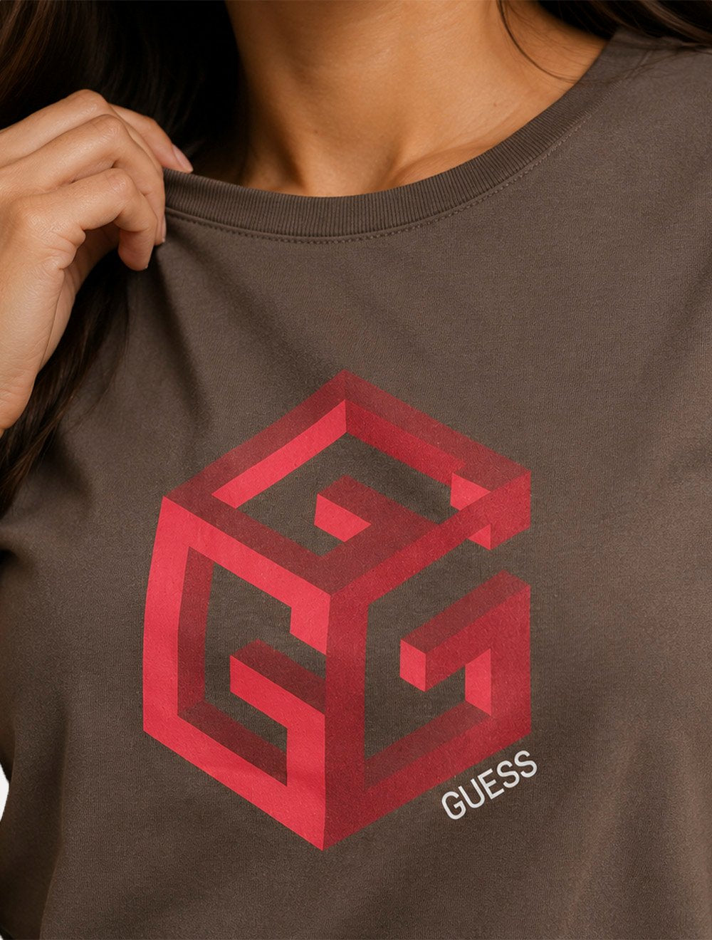 Camiseta Guess Feminina Cube 3D Logo Marrom