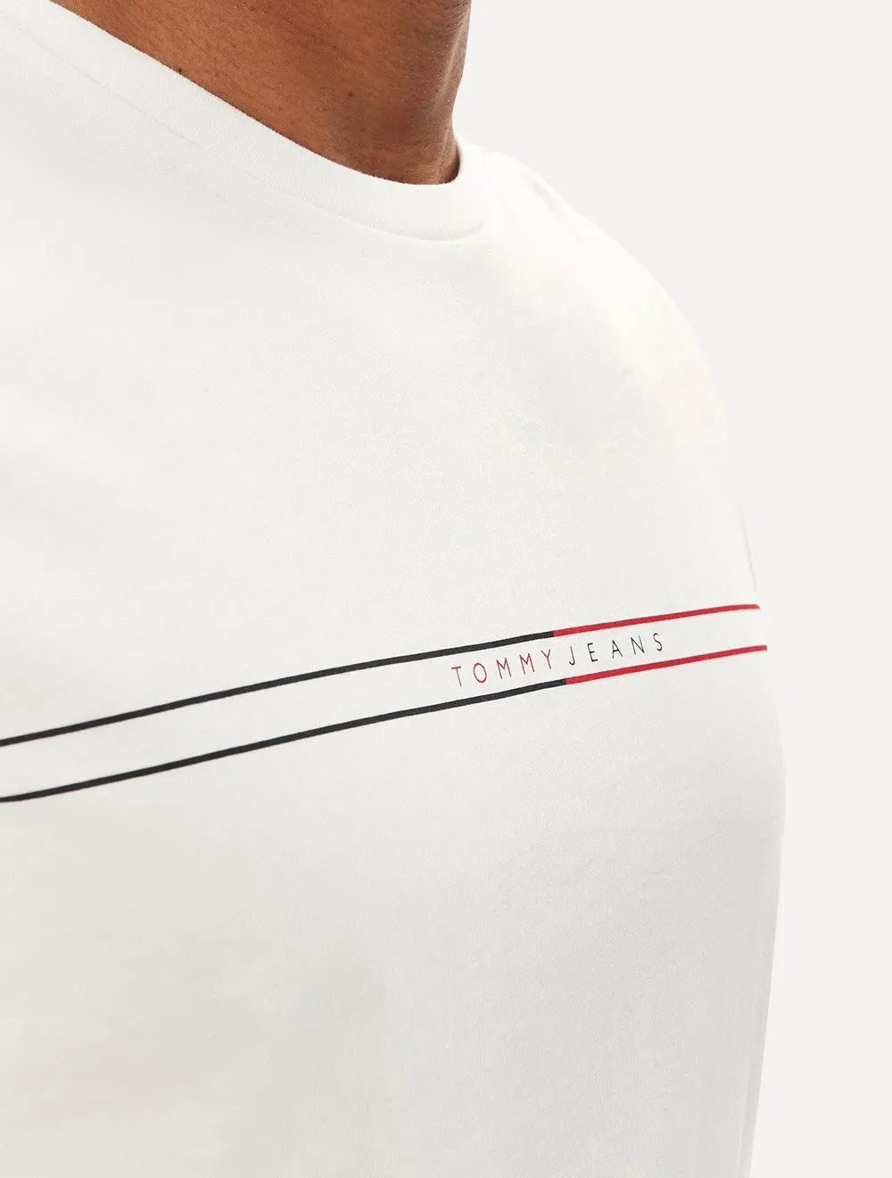 Camiseta Tommy Jeans Masculina Core Linear Stripe Logo Branca