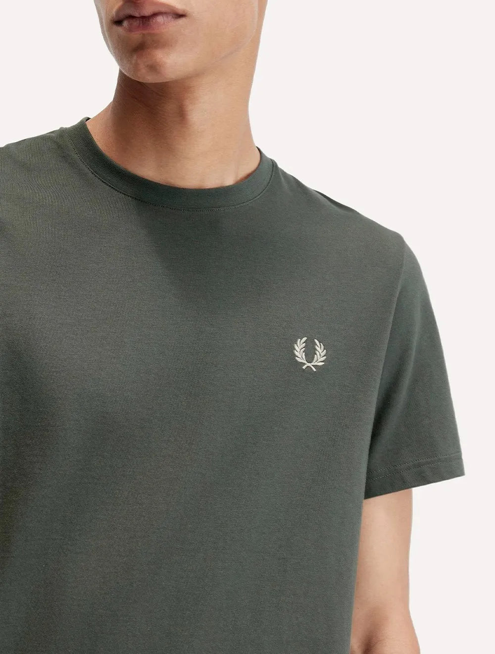 Camiseta Fred Perry Masculina Regular Powder Laurel Graphic Verde