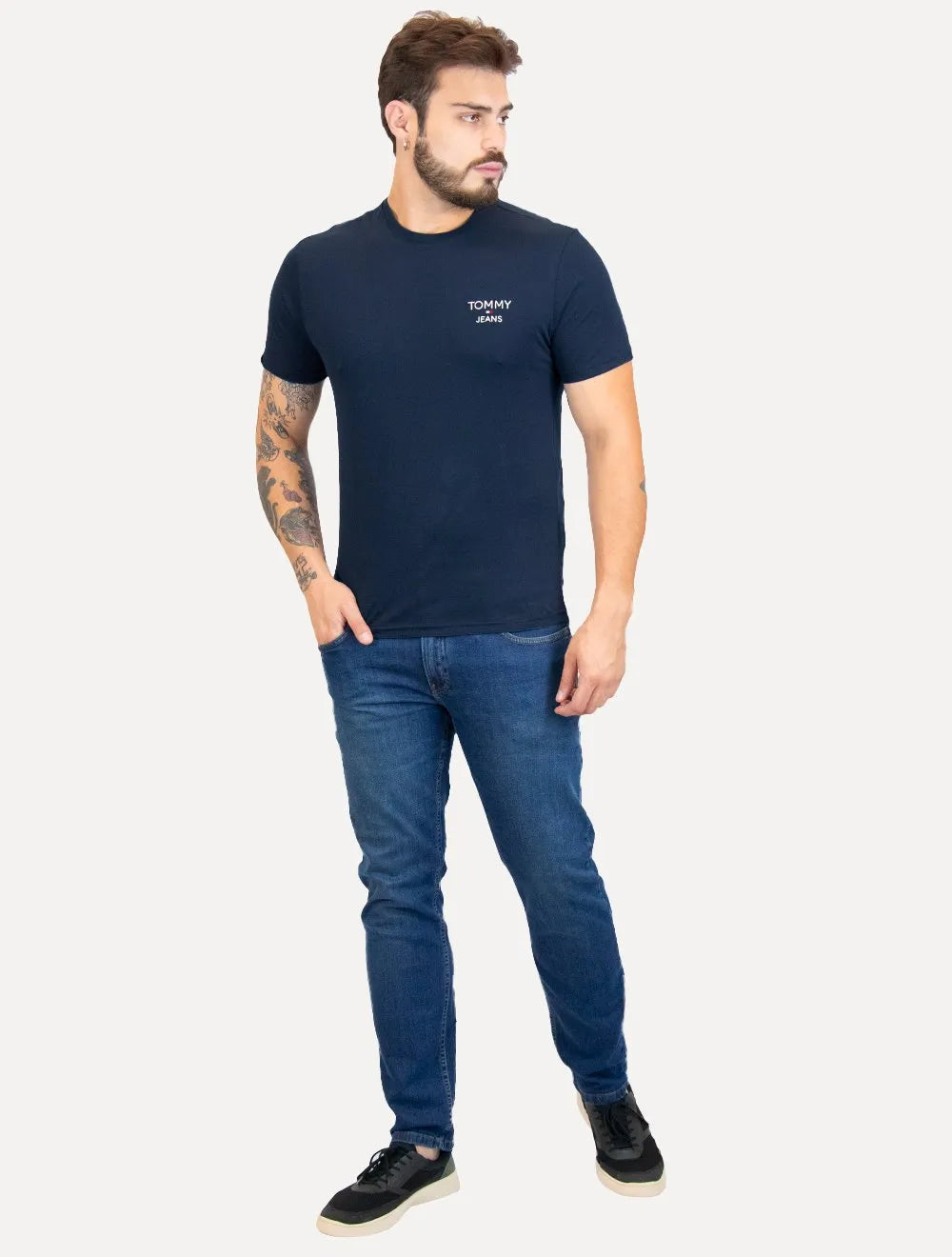 Camiseta Tommy Jeans Masculina Regular Corp Chest Azul Marinho