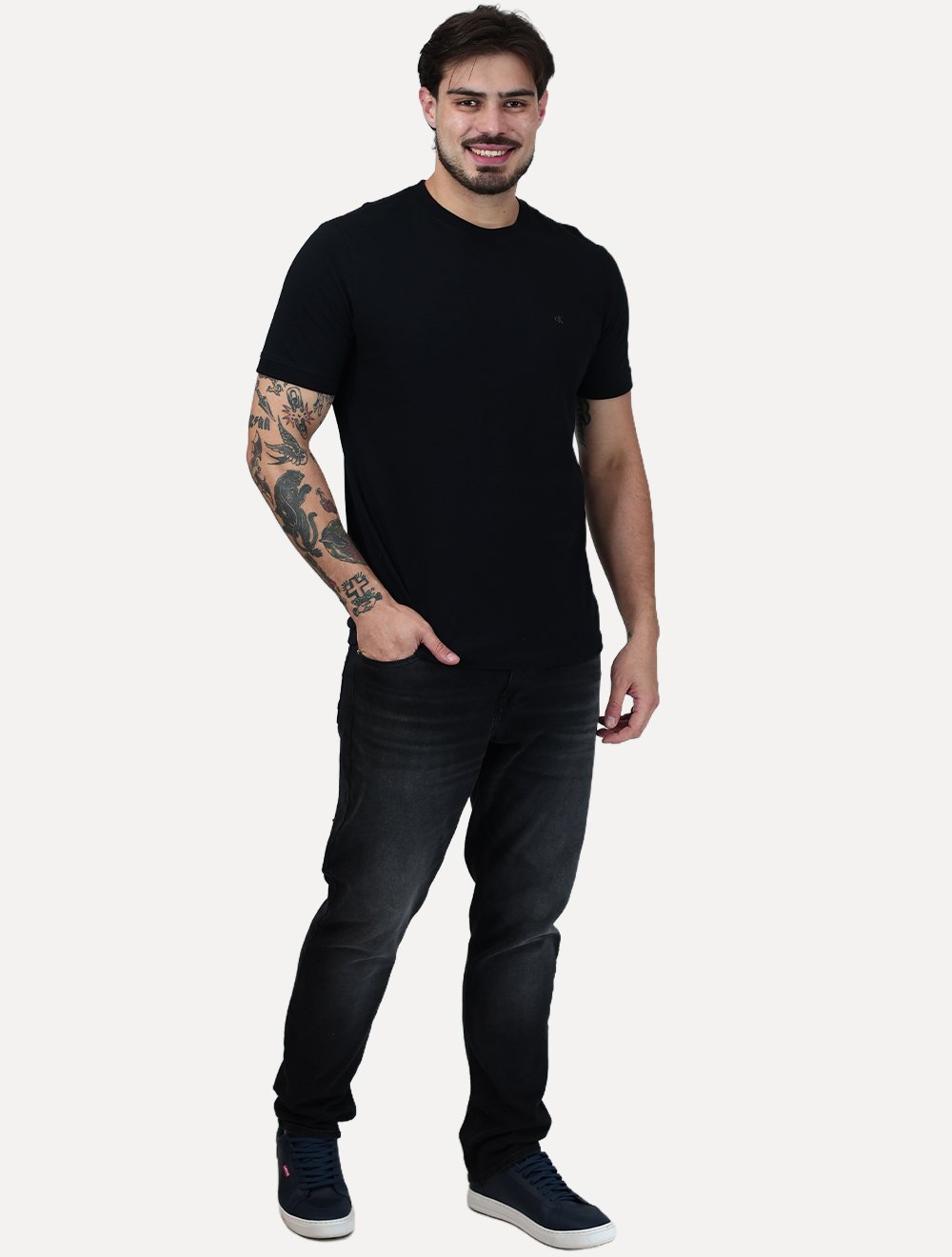 Camiseta Calvin Klein Jeans Masculina Malhão CK Logo Preto