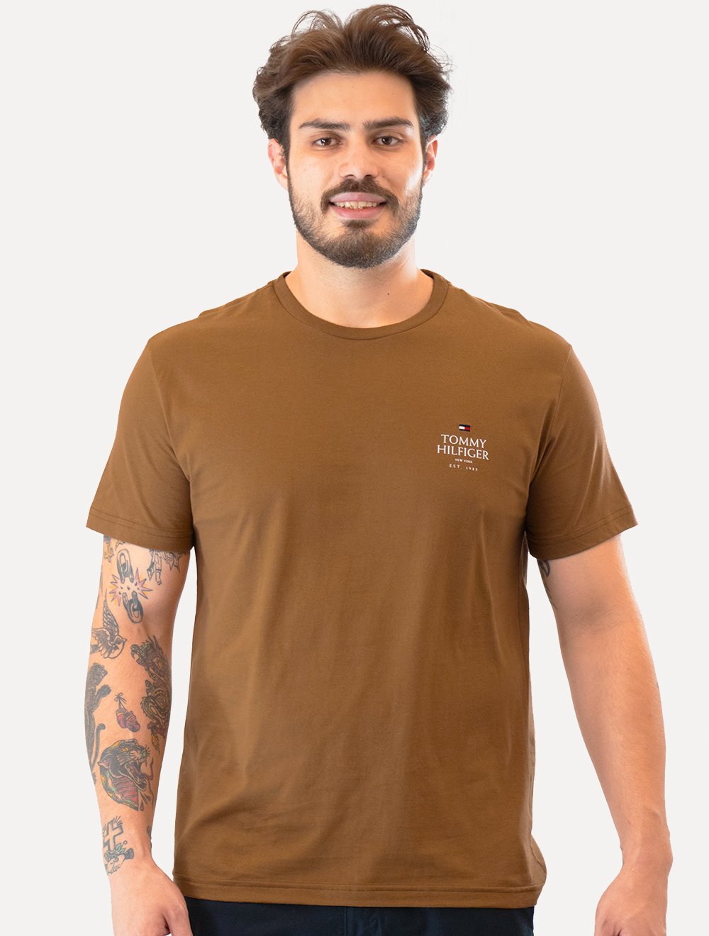 Camiseta Tommy Hilfiger Masculina Stack Brand Love Marrom