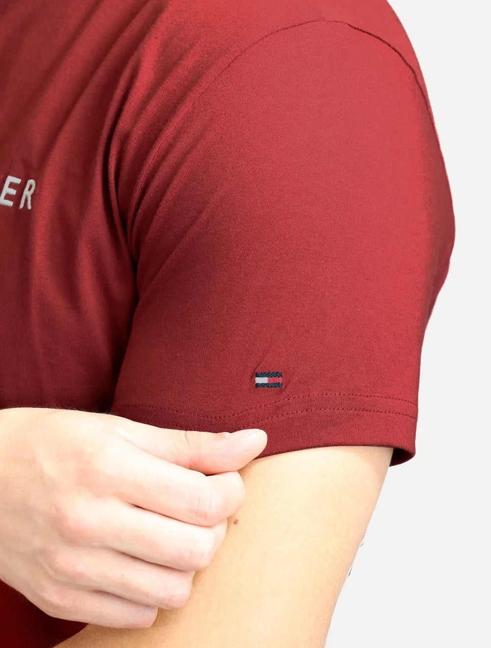 Camiseta Tommy Hilfiger Masculina Core Logo Vermelho Escuro
