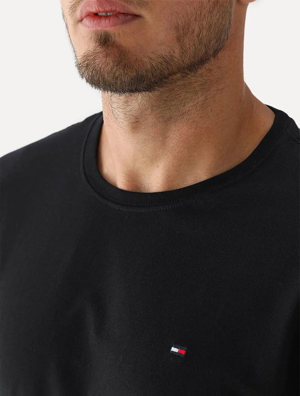 Camiseta Tommy Hilfiger Masculina Essential Cotton Preta