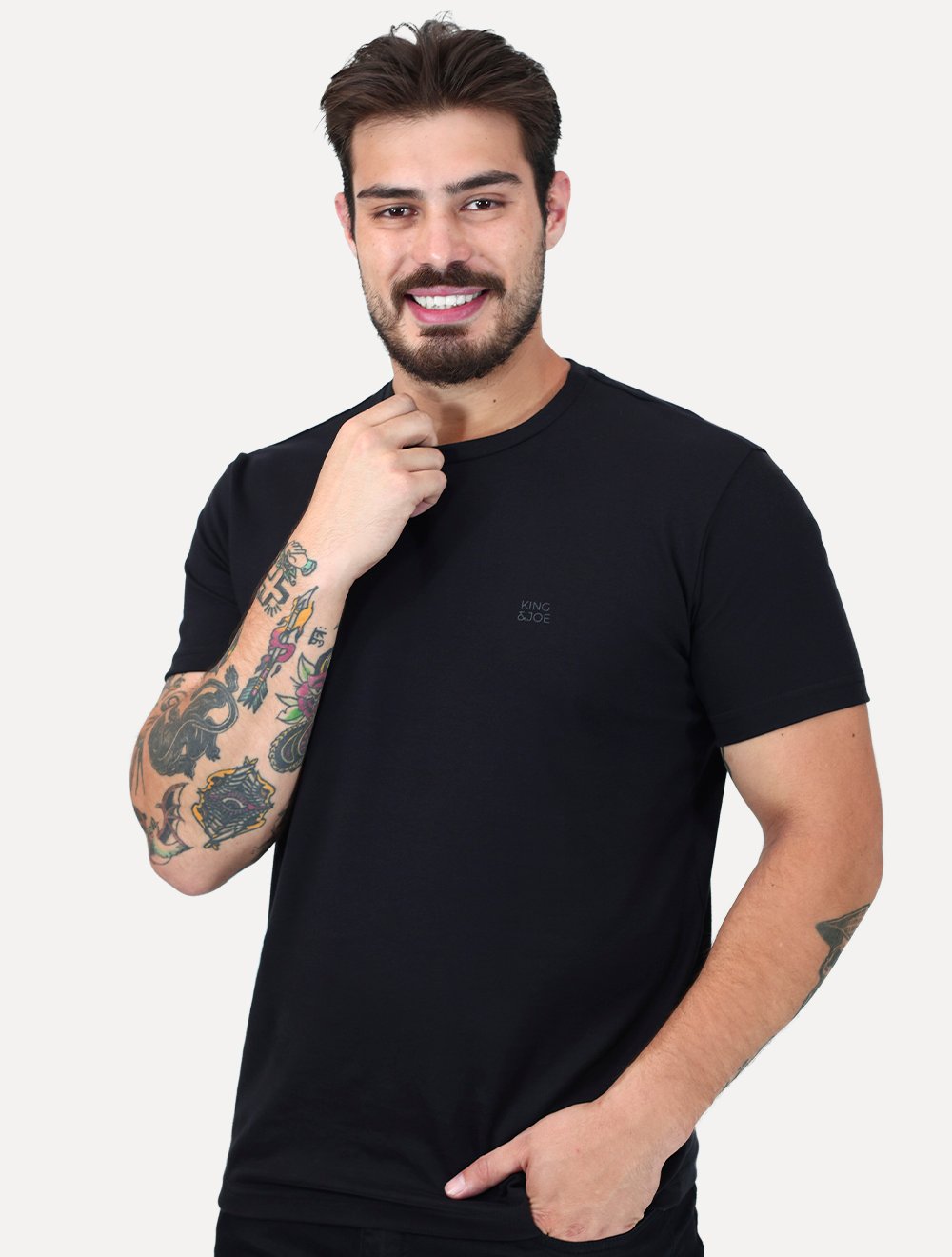 Camiseta King & Joe Premium Suedine Egípcio Logo Preta