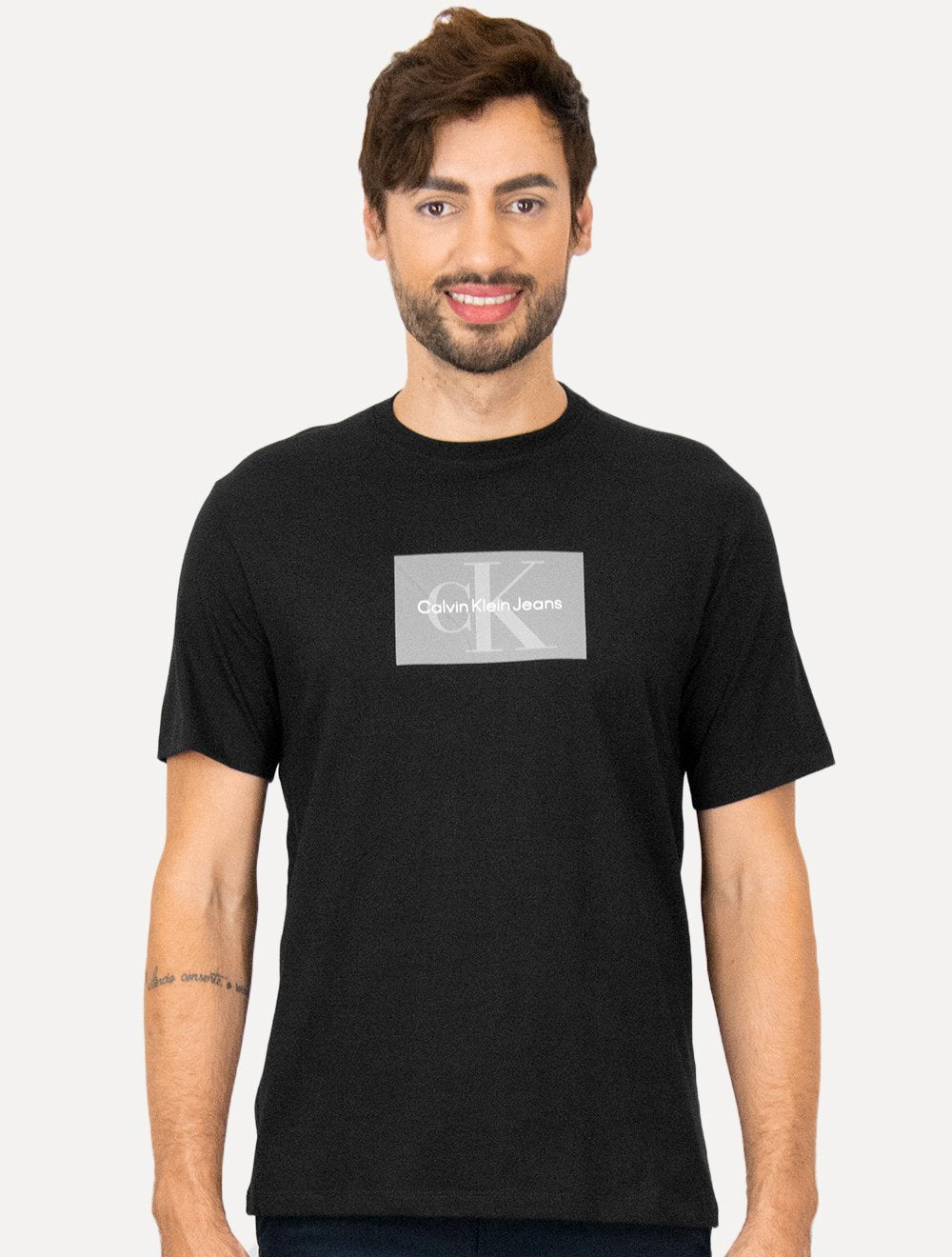 Camiseta Calvin Klein Jeans | Issue Logo Grey Block Preta
