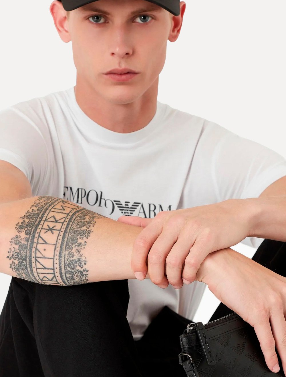Camiseta Emporio Armani Masculina Essential Logo Peito Chest Branca