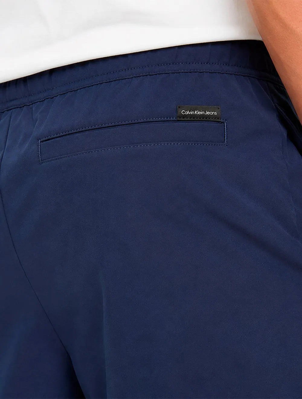 Bermuda Calvin Klein Jeans Masculina CKJ Tech Azul Marinho