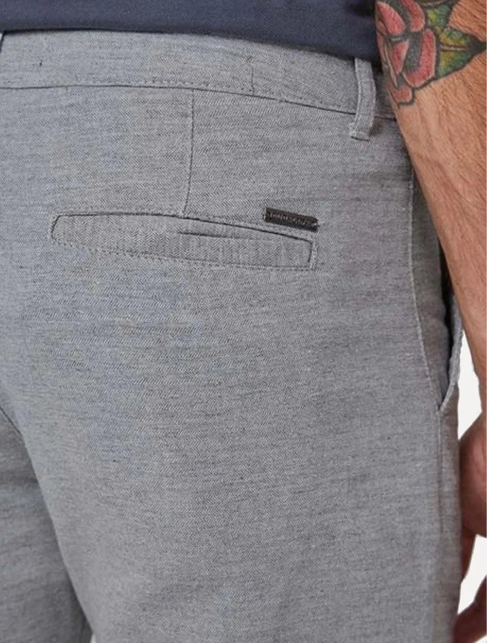 Bermuda Dudalina Masculina Sarja Slim Textura Cinza Claro Mescla