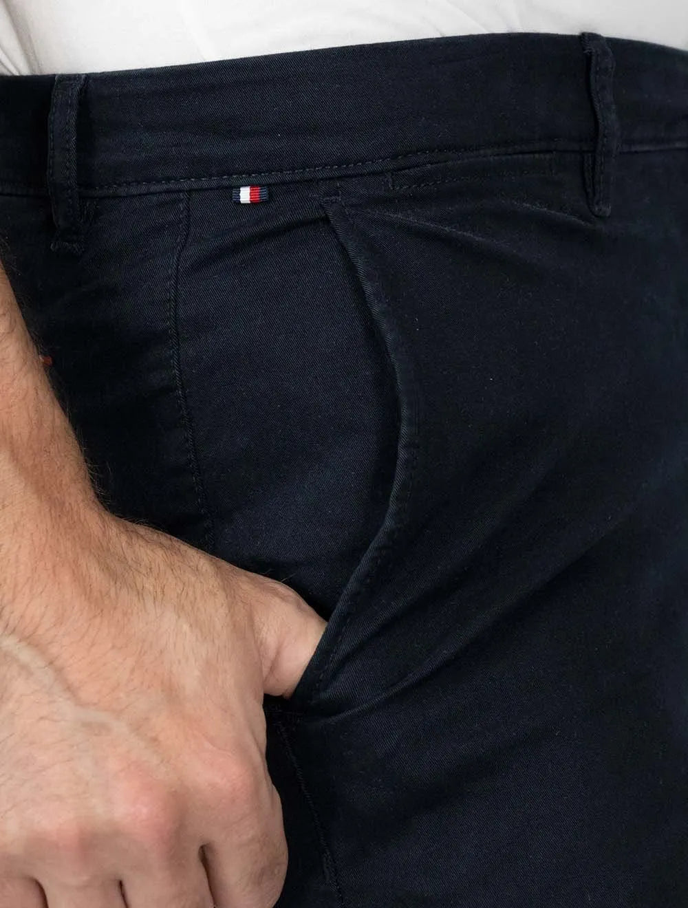 Calça Tommy Hilfiger Masculina Slim Bleeker THFlex Chino Stretch Azul Marinho