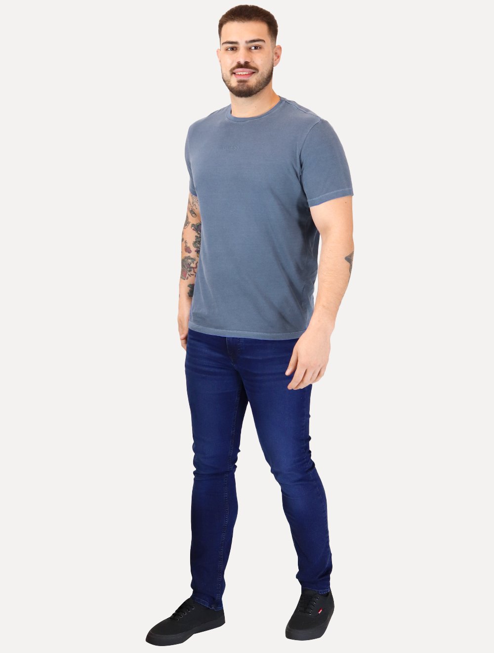 Camiseta Guess Masculina Rubber Est.1981 Stoned Azul Escuro
