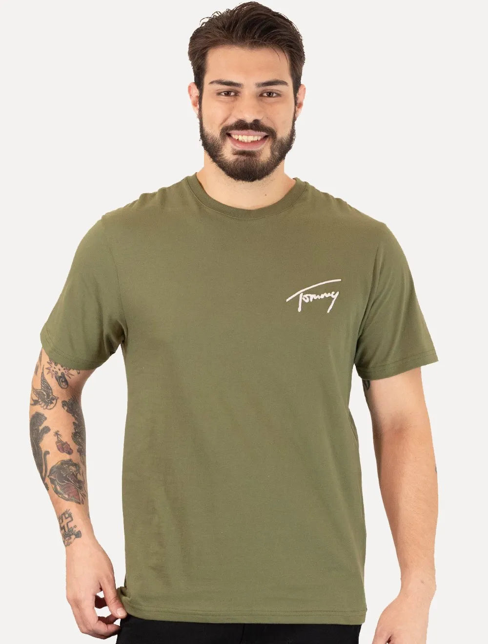 Camiseta Tommy Jeans Masculina Embroidered Signature Verde Militar