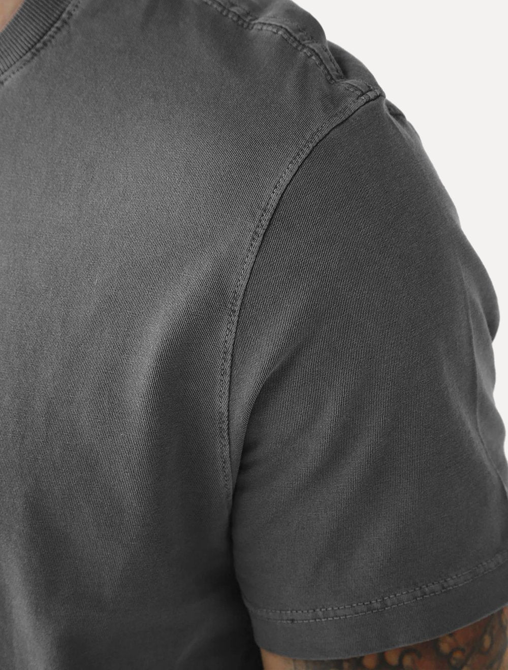 Camiseta Aramis Masculina Regular Military Grafite