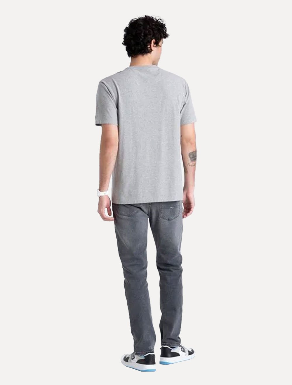Camiseta Tommy Jeans Masculina Classic Linear Chest Cinza Mescla