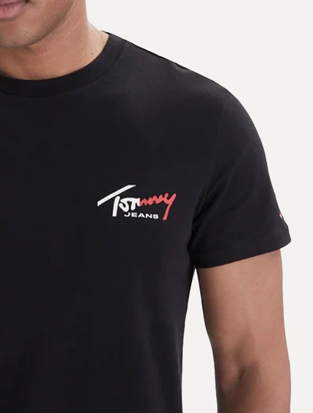 Camiseta Tommy Jeans Masculina Regular Sign Chest Preta