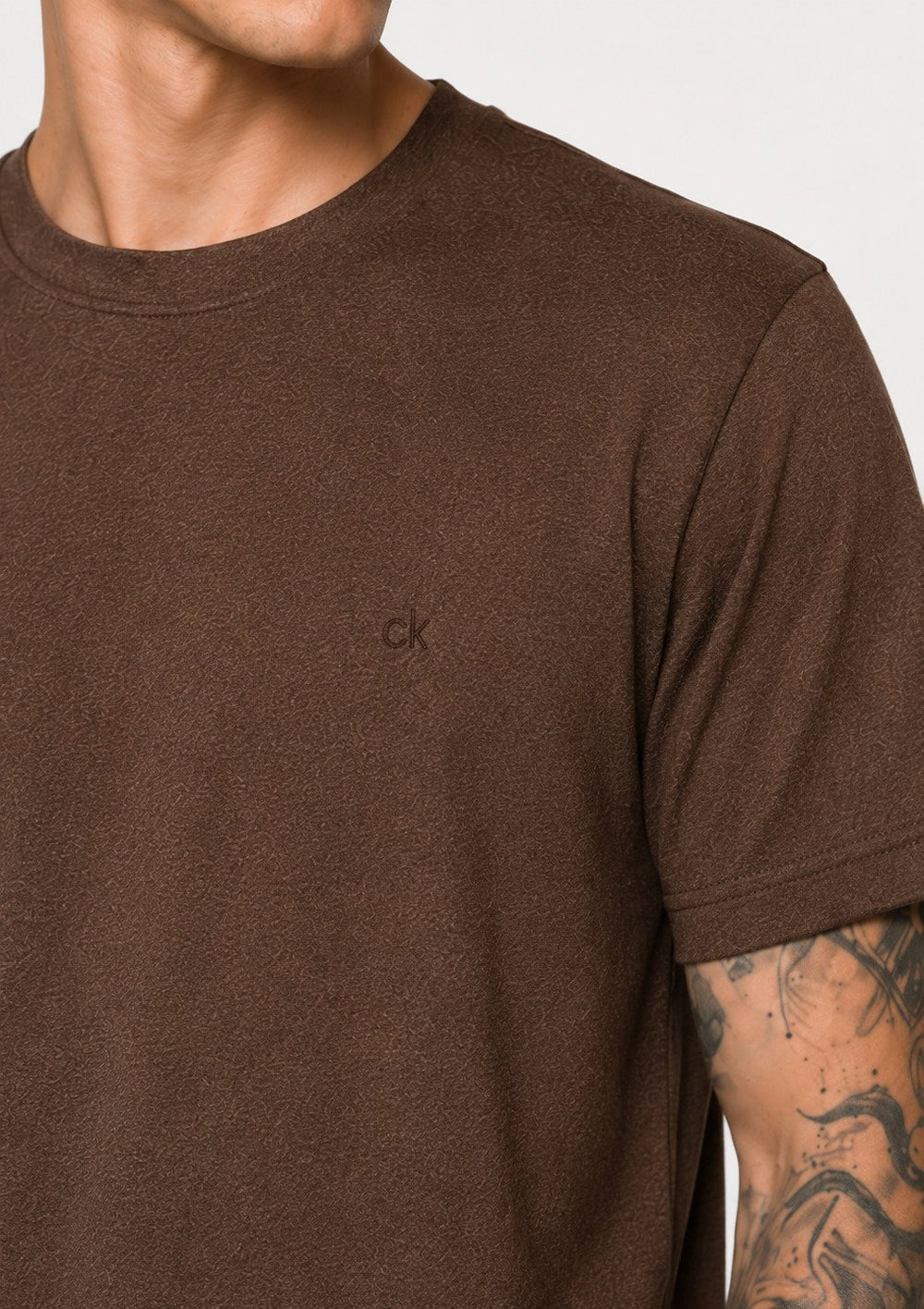 Camiseta Calvin Klein Masculina Meia Malha Basica CK Marrom