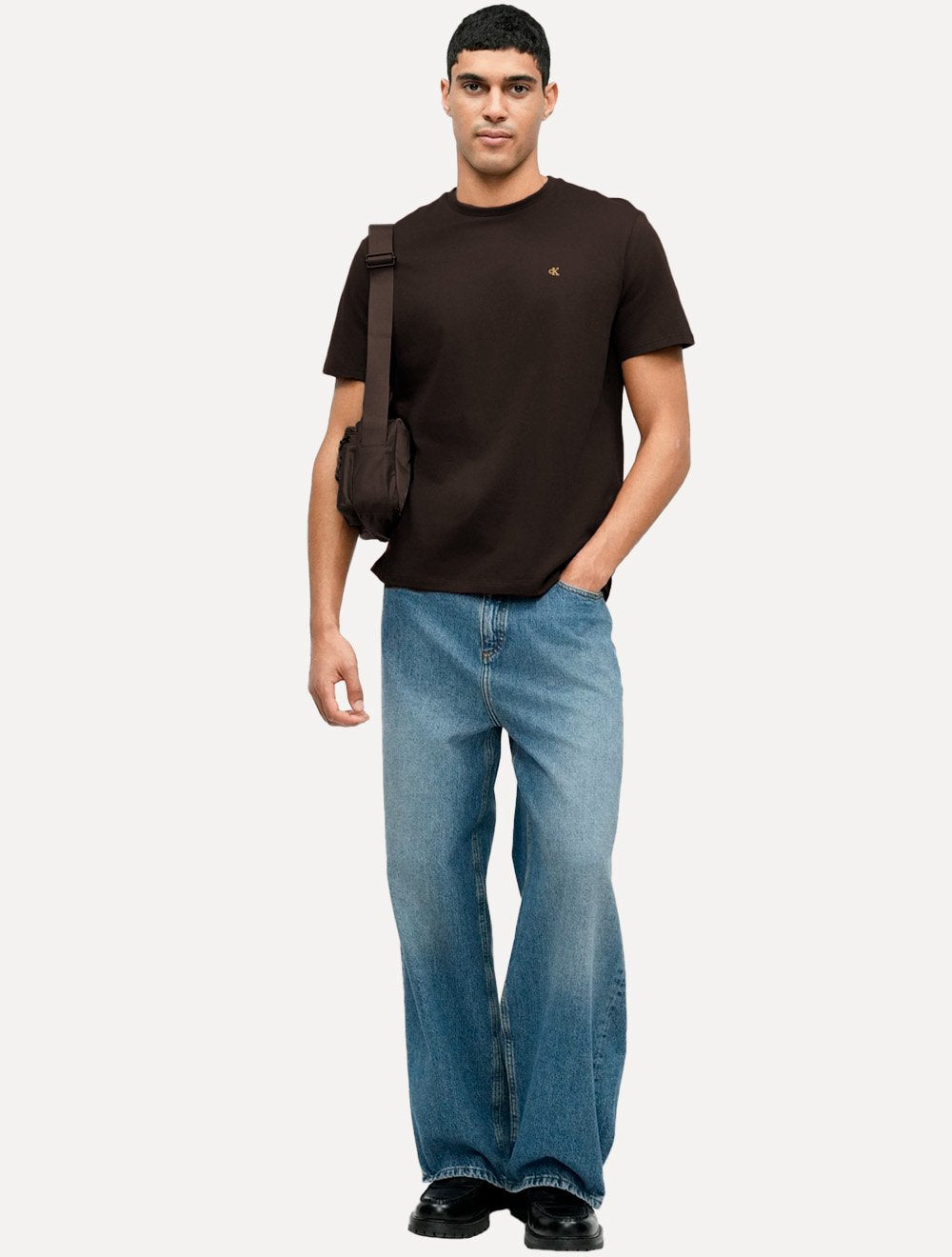 Camiseta Calvin Klein Jeans Masculina Botonê Marrom