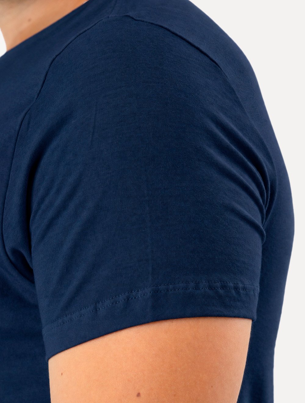 Camiseta Guess Masculina Bordado Peito Azul Escuro
