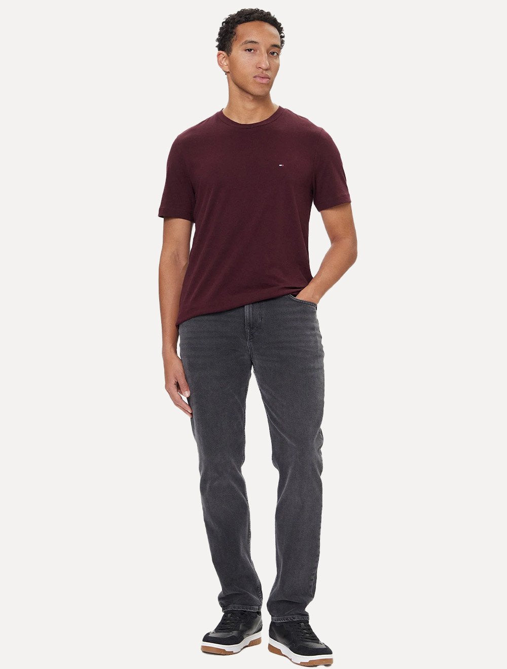 Camiseta Tommy Hilfiger Masculina Essential Cotton Bordô