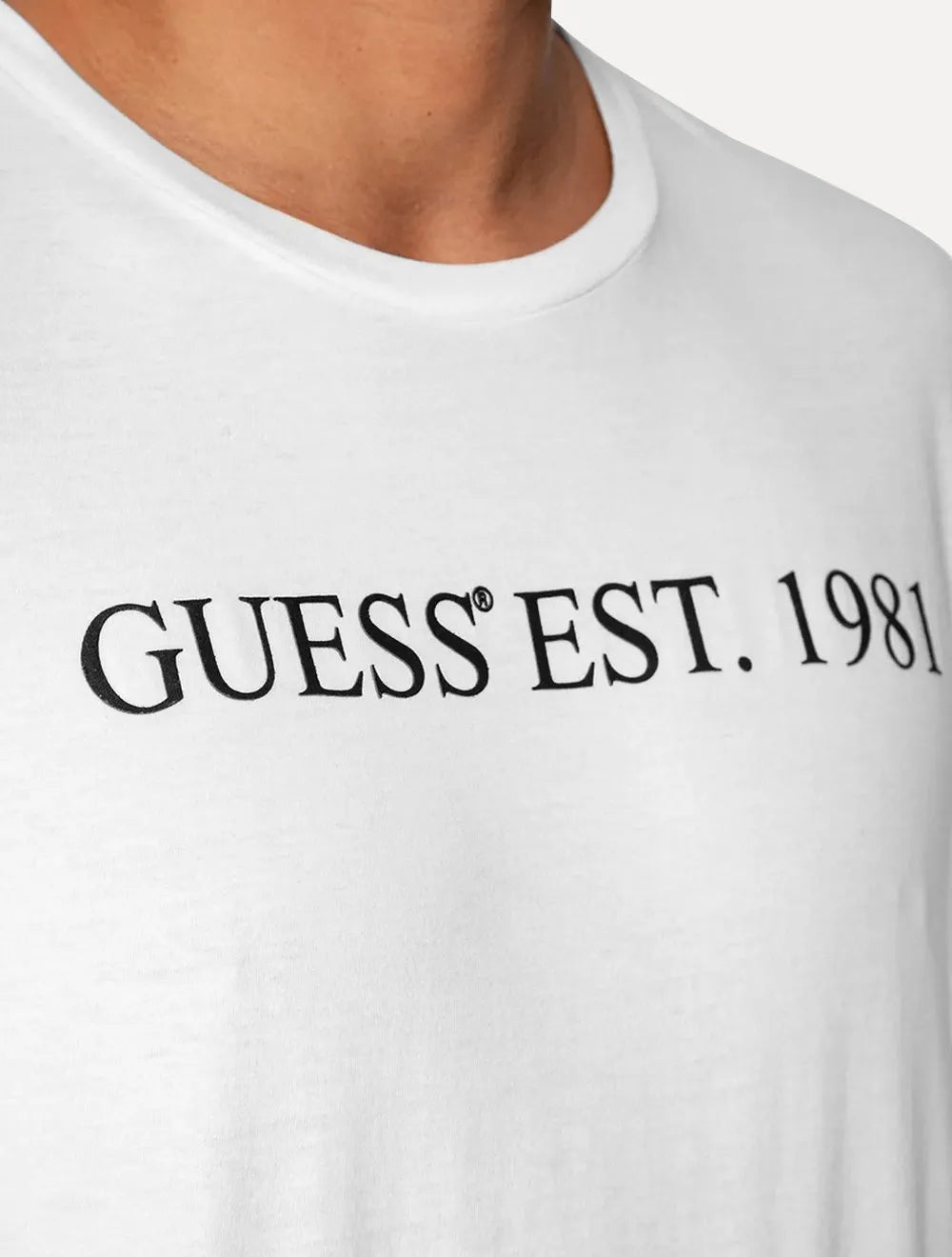 Camiseta Guess Masculina Est 1981 Relevo Branca