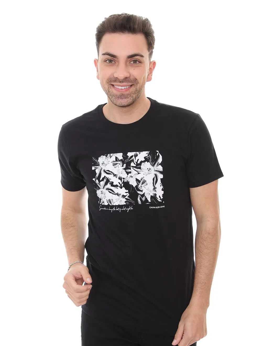 Camiseta Calvin Klein Jeans Masculina Floral Summertime Preta