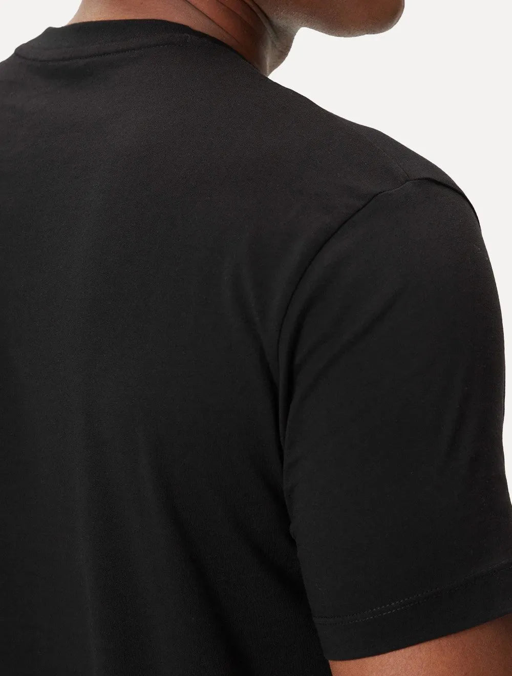Camiseta Armani Exchange Masculina Regular Rubber AX Logo Preta
