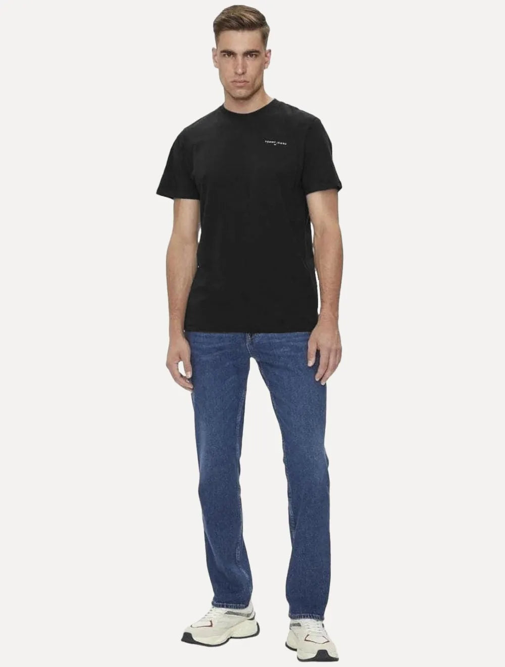 Camiseta Tommy Jeans Masculina Slim Linear Chest Preta