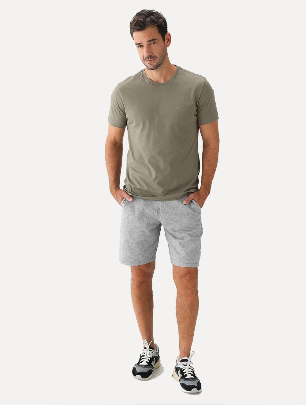 Camiseta Aramis Masculina Estampa Assinatura Peito Verde Militar