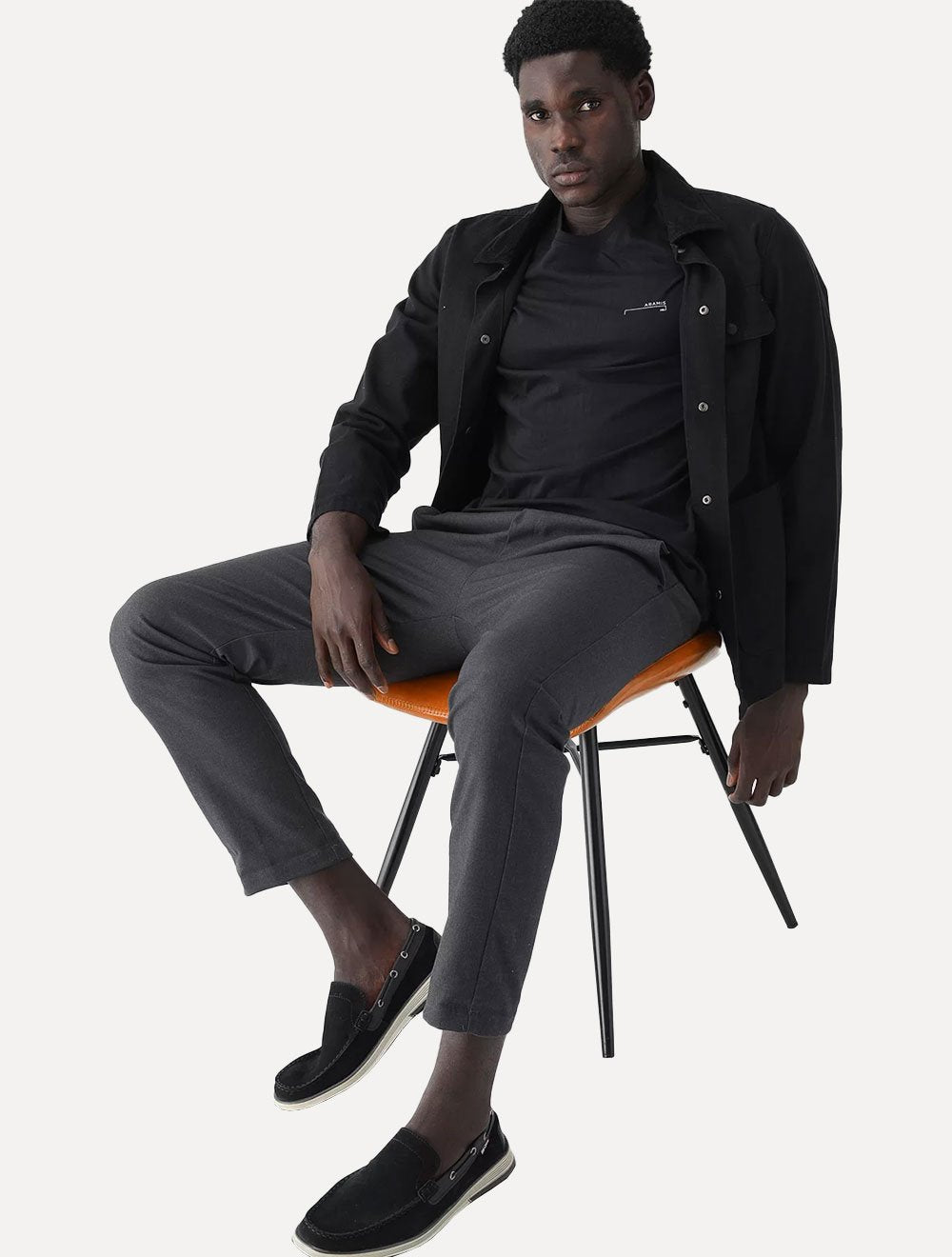 Camiseta Aramis Masculina Estampa Assinatura Peito Preta