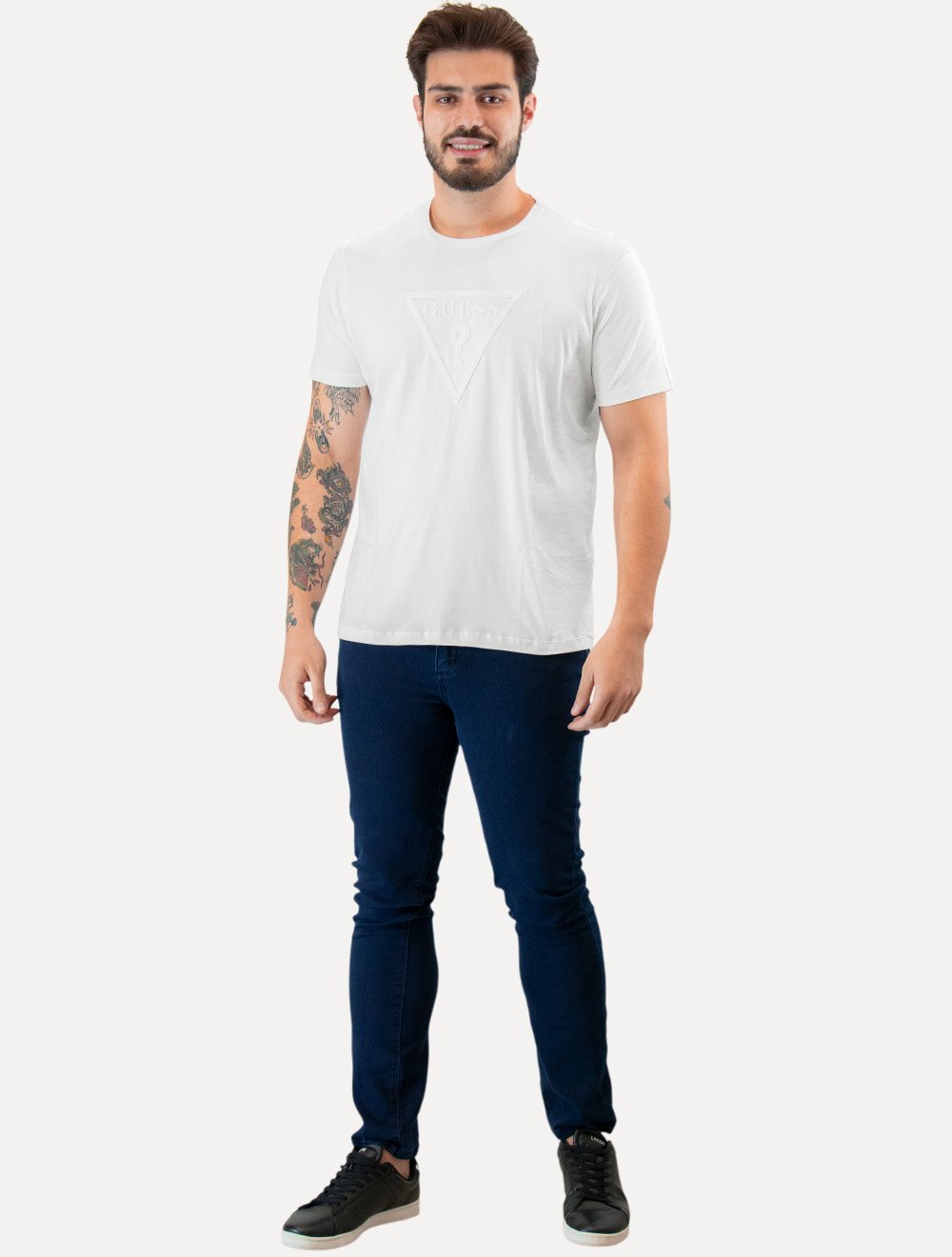 Camiseta Guess Masculina Embossed Logo Branca