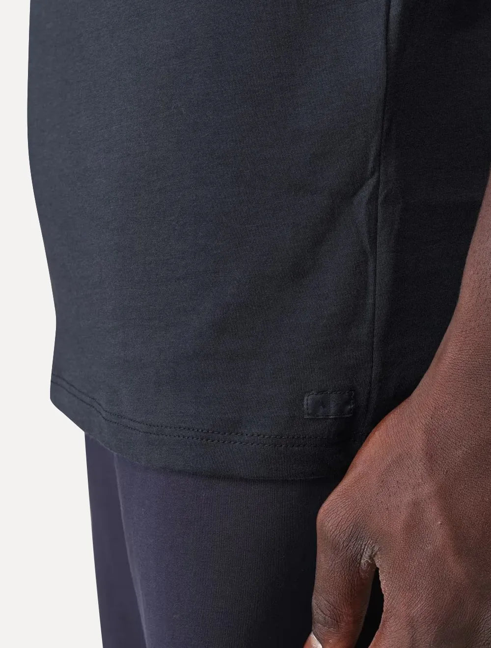 Camiseta Armani Exchange Masculina Slim Fit em Cotton Pima Azul Marinho