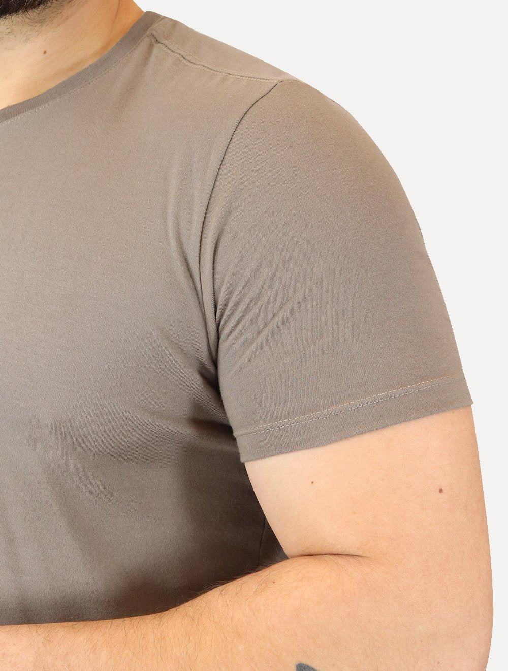 Camiseta Calvin Klein Jeans Masculina CK Gel Cáqui Médio