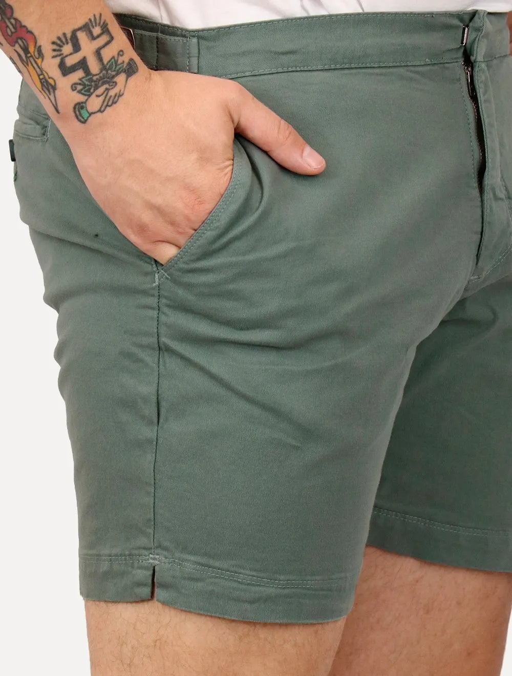 Bermuda Sergio K Masculina Chino Sarja Elastano Fivela Verde Médio