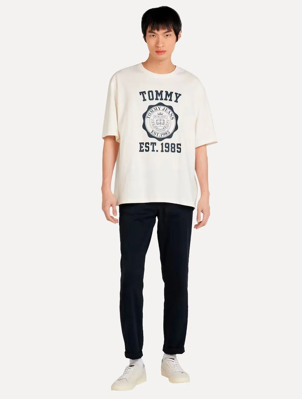 Camiseta Tommy Jeans Masculina Oversized Varsity Badge Off-White