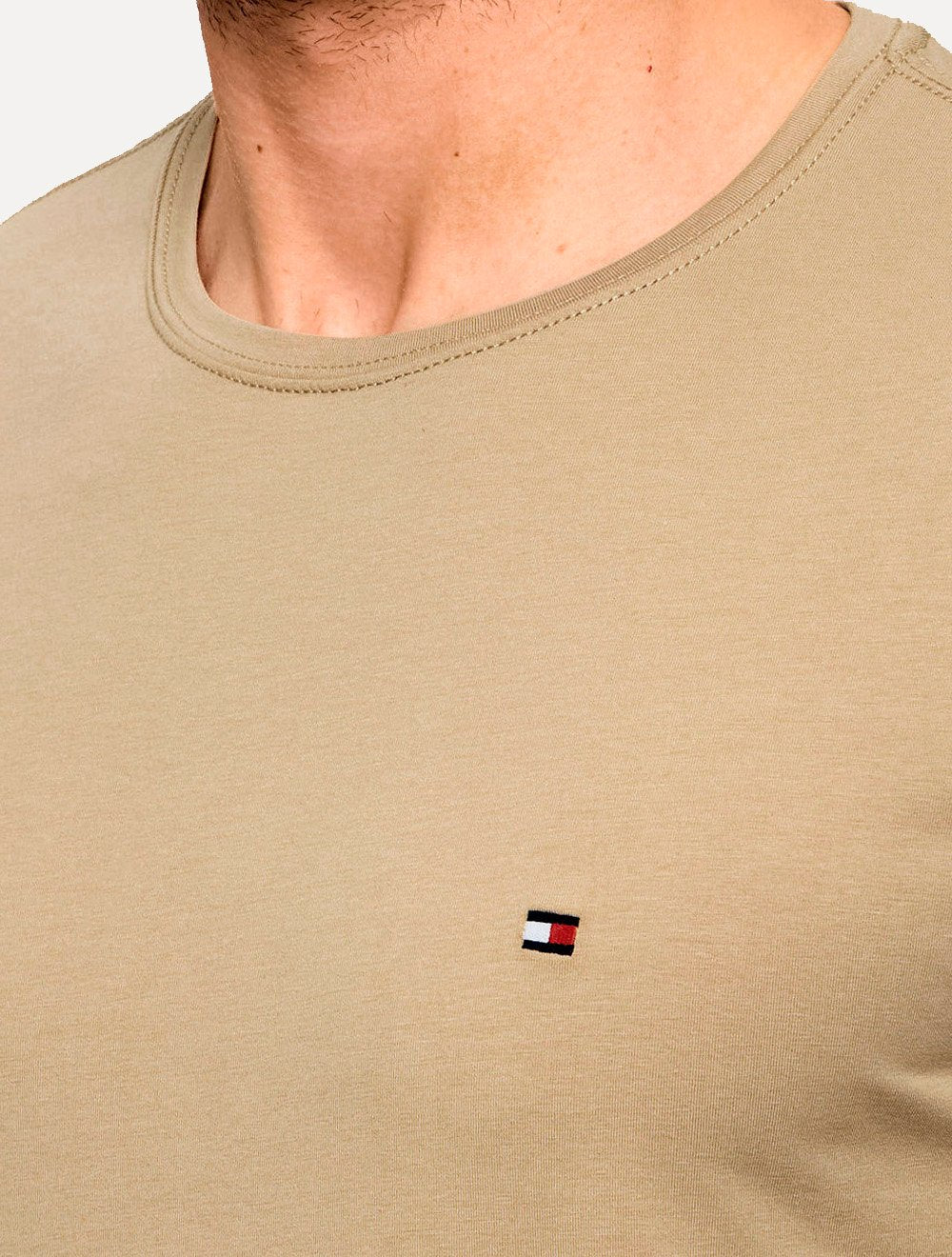 Camiseta Tommy Hilfiger Masculina Slim Fit Essential Stretch Cáqui