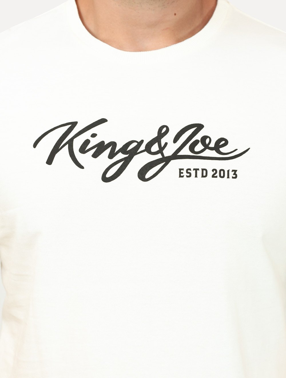 Camiseta King & Joe Premium Maculina Signature Logomania Estd 2013 Off White