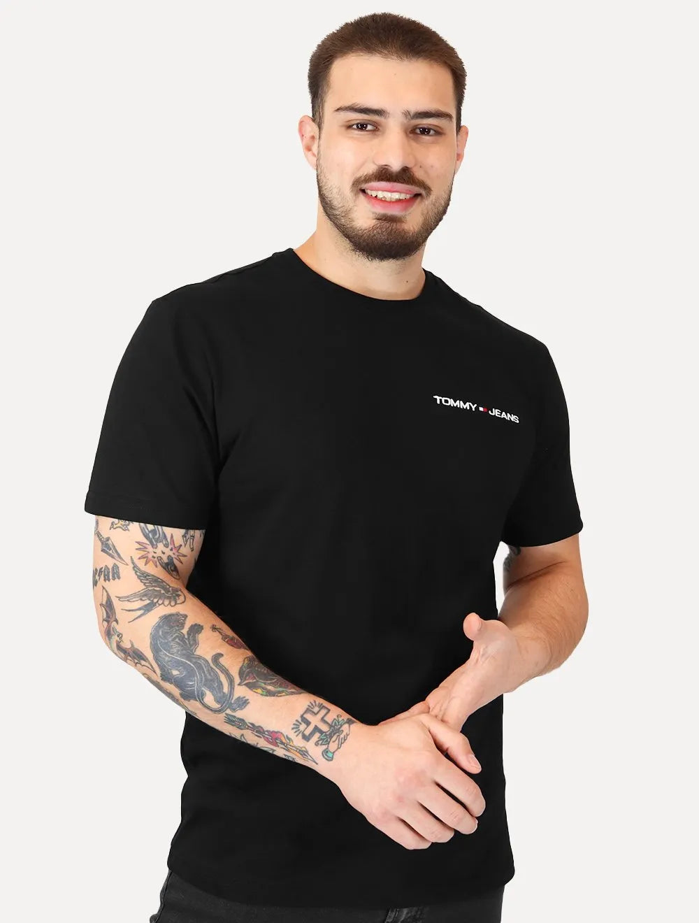 Camiseta Tommy Jeans Masculina Classic Linear Embroidered Chest Preta